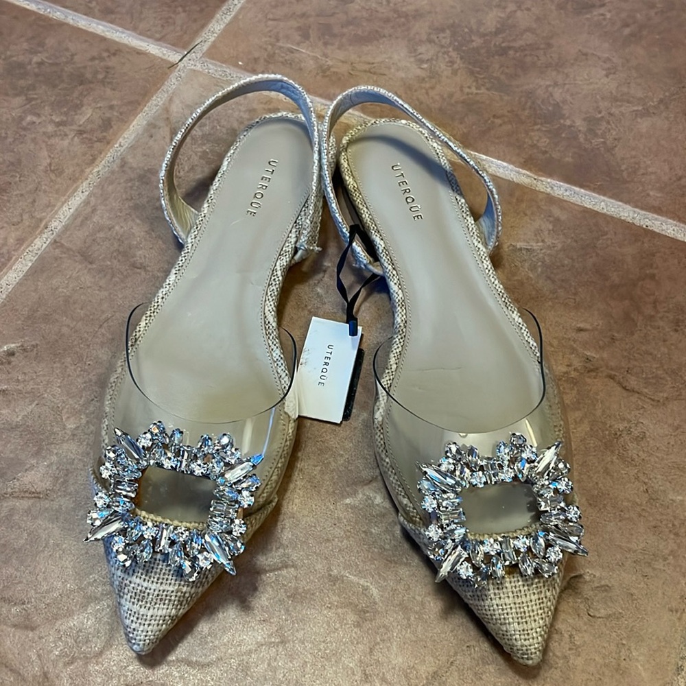 Uterque burlap, vinyl and rhinestone sling back flats. Size 38. NWT